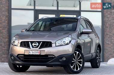 Внедорожник / Кроссовер Nissan Qashqai 2012 в 