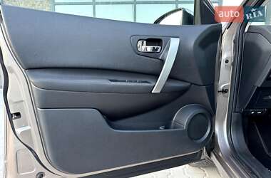 Внедорожник / Кроссовер Nissan Qashqai 2012 в 