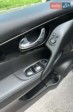 Внедорожник / Кроссовер Nissan Qashqai 2015 в 