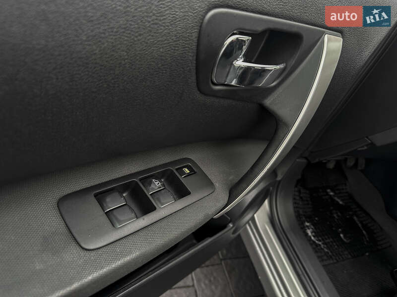 Внедорожник / Кроссовер Nissan Qashqai 2013 в Самборе
