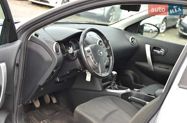 Внедорожник / Кроссовер Nissan Qashqai 2012 в 