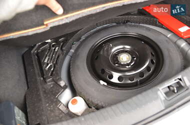 Внедорожник / Кроссовер Nissan Qashqai 2012 в 
