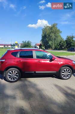 Внедорожник / Кроссовер Nissan Qashqai 2013 в 