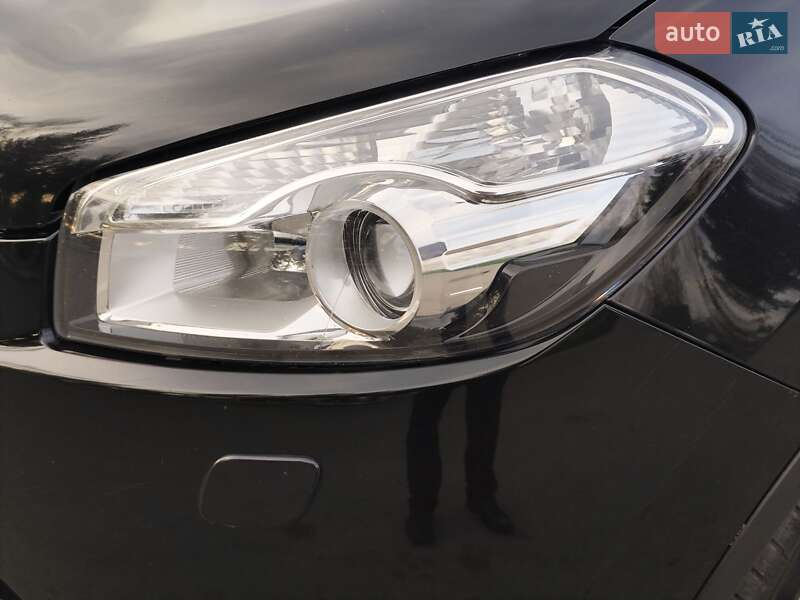 Позашляховик / Кросовер Nissan Qashqai 2011 в Звягелі