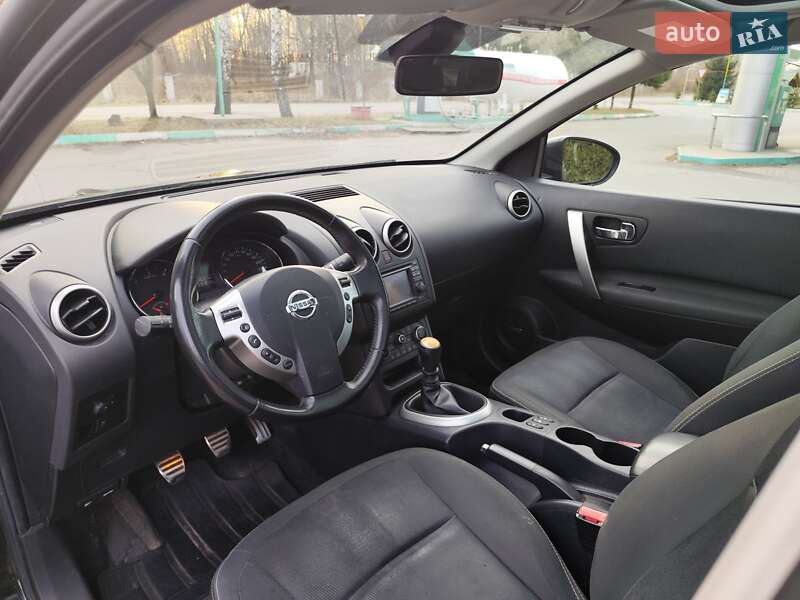Позашляховик / Кросовер Nissan Qashqai 2011 в Звягелі