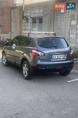 Внедорожник / Кроссовер Nissan Qashqai 2012 в 