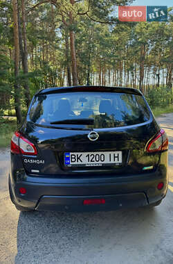 Внедорожник / Кроссовер Nissan Qashqai 2010 в 