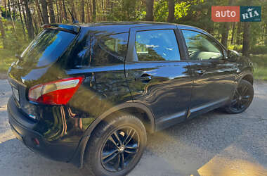 Внедорожник / Кроссовер Nissan Qashqai 2010 в 