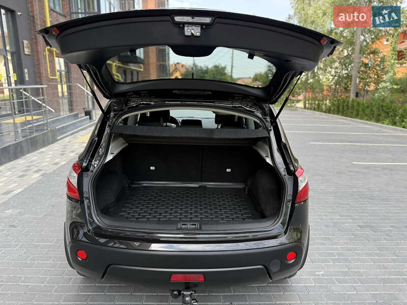 Внедорожник / Кроссовер Nissan Qashqai 2010 в Полтаве