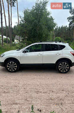 Внедорожник / Кроссовер Nissan Qashqai 2013 в 