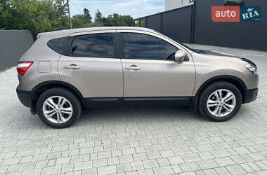 Позашляховик / Кросовер Nissan Qashqai 2011 в 