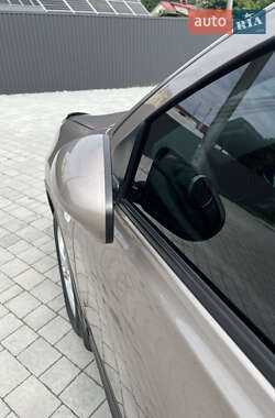 Позашляховик / Кросовер Nissan Qashqai 2011 в 