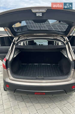 Позашляховик / Кросовер Nissan Qashqai 2011 в 