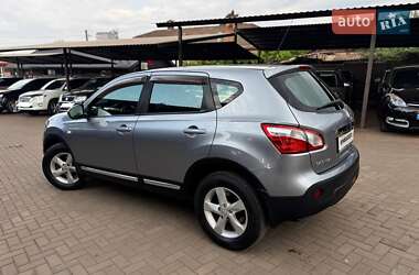 Позашляховик / Кросовер Nissan Qashqai 2011 в 