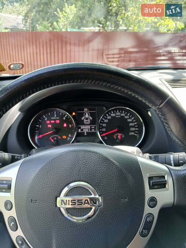 Внедорожник / Кроссовер Nissan Qashqai 2011 в Хмельницком