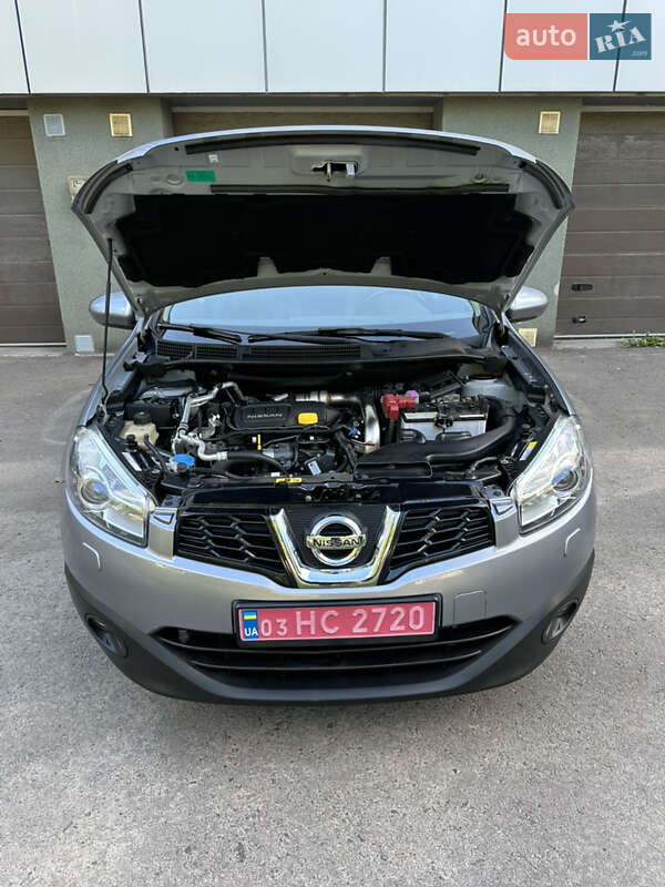 Позашляховик / Кросовер Nissan Qashqai 2012 в Рівному