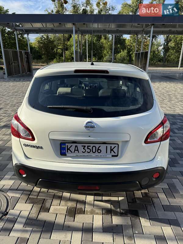 Внедорожник / Кроссовер Nissan Qashqai 2011 в Каневе