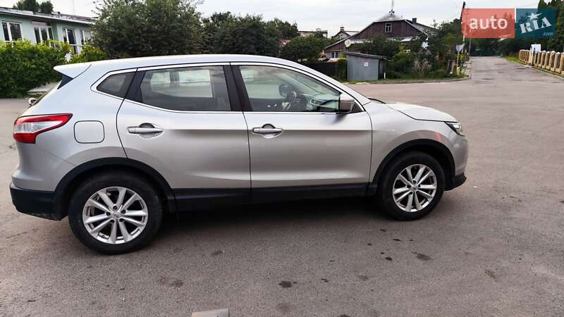 Внедорожник / Кроссовер Nissan Qashqai 2014 в Владимире