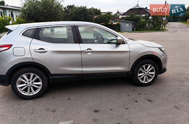 Внедорожник / Кроссовер Nissan Qashqai 2014 в 