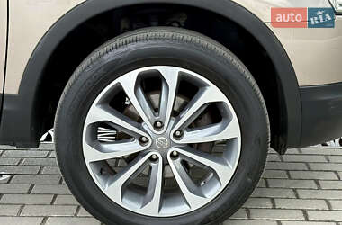 Внедорожник / Кроссовер Nissan Qashqai 2010 в 