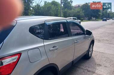 Внедорожник / Кроссовер Nissan Qashqai 2013 в 