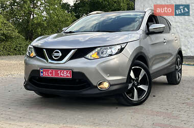 Позашляховик / Кросовер Nissan Qashqai 2015 в Косові