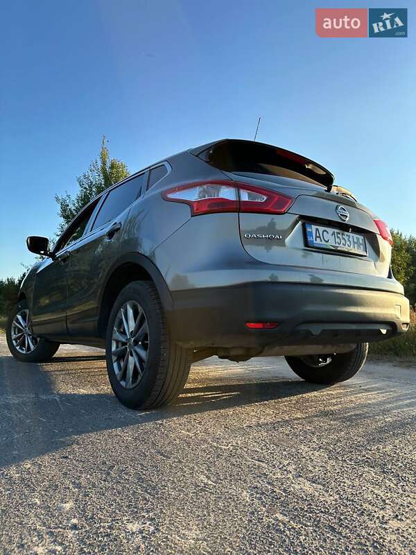 Позашляховик / Кросовер Nissan Qashqai 2016 в Камені-Каширському