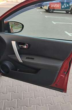 Внедорожник / Кроссовер Nissan Qashqai 2012 в 