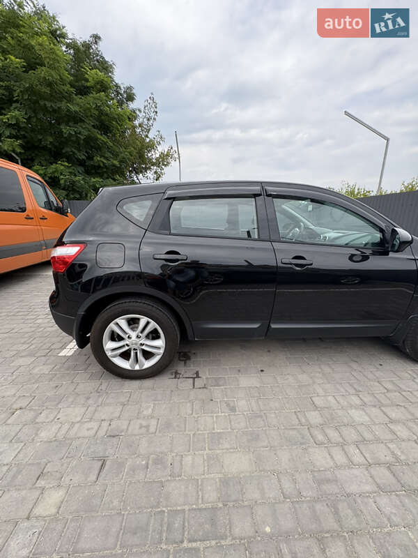 Внедорожник / Кроссовер Nissan Qashqai 2011 в Ровно