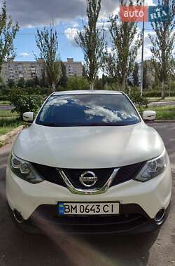 Позашляховик / Кросовер Nissan Qashqai 2015 в Ромнах