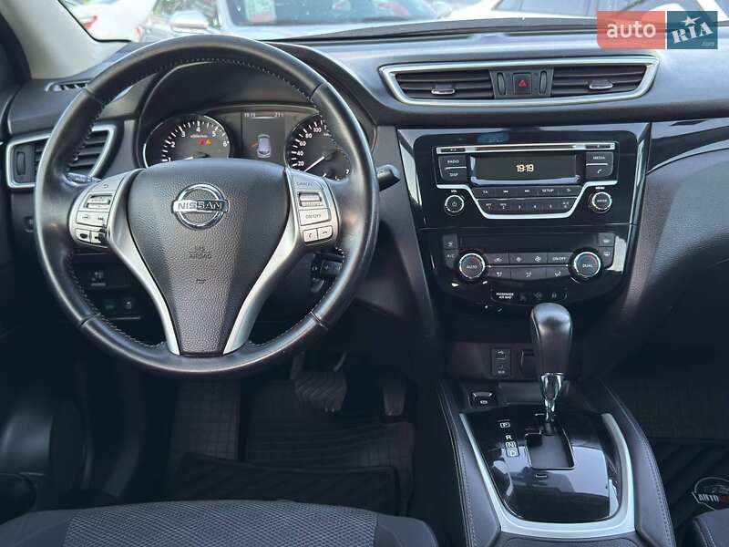 Внедорожник / Кроссовер Nissan Qashqai 2017 в Харькове