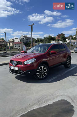 Внедорожник / Кроссовер Nissan Qashqai 2012 в 