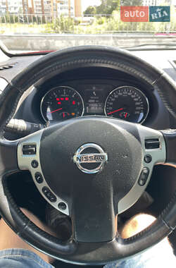 Внедорожник / Кроссовер Nissan Qashqai 2012 в 