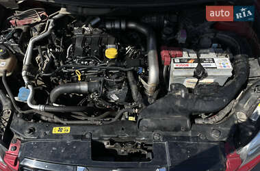 Внедорожник / Кроссовер Nissan Qashqai 2012 в 