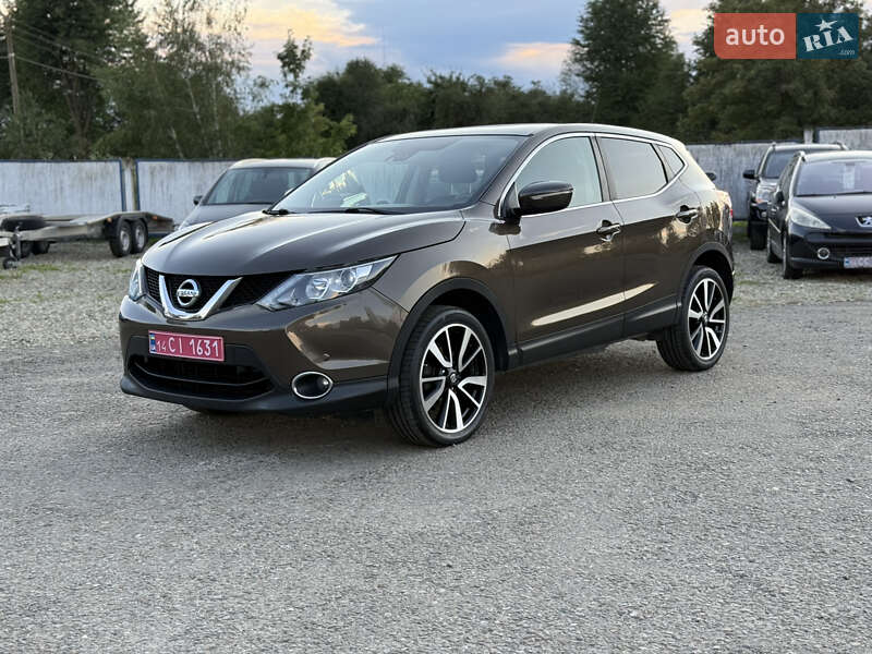 Внедорожник / Кроссовер Nissan Qashqai 2014 в 