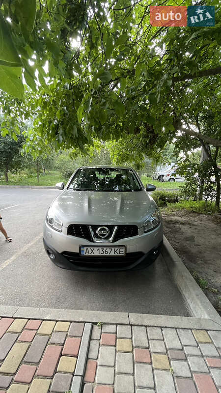 Внедорожник / Кроссовер Nissan Qashqai 2012 в Буче