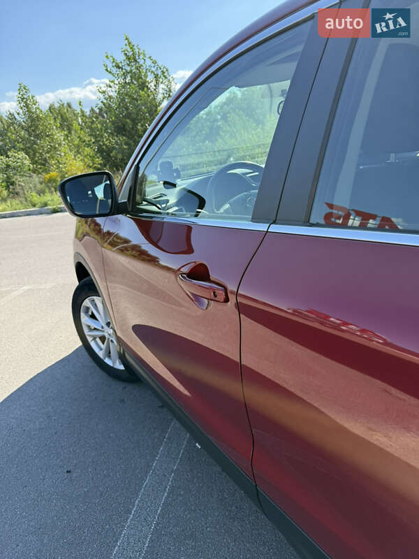 Внедорожник / Кроссовер Nissan Qashqai 2016 в Киеве