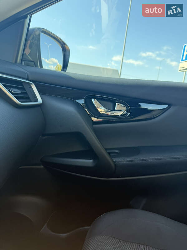 Внедорожник / Кроссовер Nissan Qashqai 2016 в Киеве