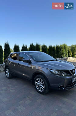 Внедорожник / Кроссовер Nissan Qashqai 2015 в Тернополе
