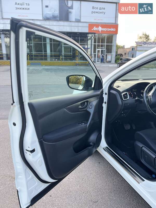 Внедорожник / Кроссовер Nissan Qashqai 2016 в Днепре фото 5 Внедорожник / Кроссовер Nissan Qashqai 2016 в Днепре