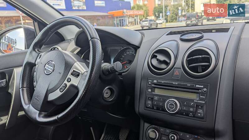 Позашляховик / Кросовер Nissan Qashqai 2010 в Калуші
