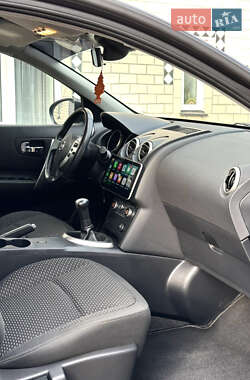 Внедорожник / Кроссовер Nissan Qashqai 2009 в 