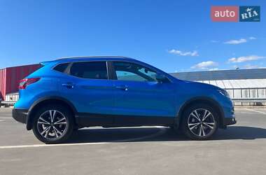 Внедорожник / Кроссовер Nissan Qashqai 2017 в 