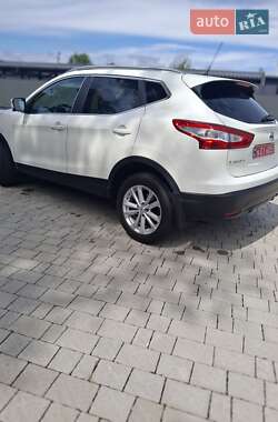 Внедорожник / Кроссовер Nissan Qashqai 2015 в 
