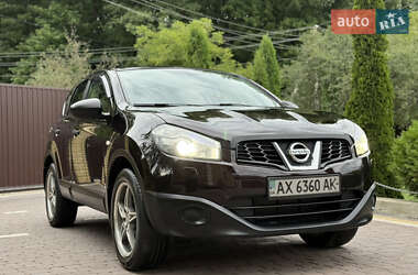 Позашляховик / Кросовер Nissan Qashqai 2011 в Косові