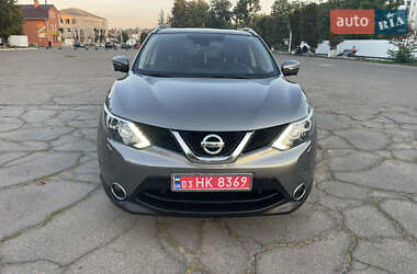 Внедорожник / Кроссовер Nissan Qashqai 2014 в 