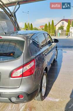 Внедорожник / Кроссовер Nissan Qashqai 2013 в 