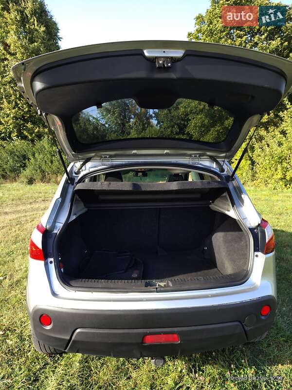 Внедорожник / Кроссовер Nissan Qashqai 2013 в Луцке фото 16 Внедорожник / Кроссовер Nissan Qashqai 2013 в Луцке