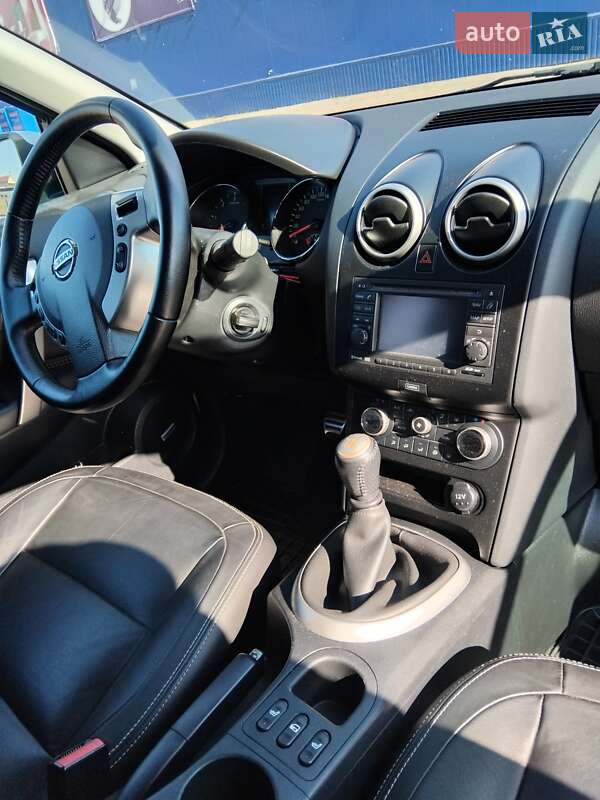 Внедорожник / Кроссовер Nissan Qashqai 2013 в Нововолынске