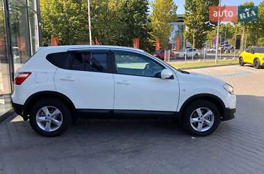 Внедорожник / Кроссовер Nissan Qashqai 2011 в 
